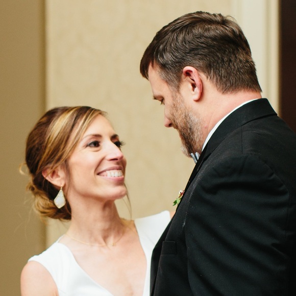 Meet your Posher, Juliana - Picture 2 of 3